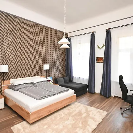 Modern & Huge 4 Bedroom 2 Bathroom * Budapest